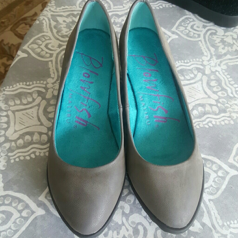 Wedge slip on shoes
